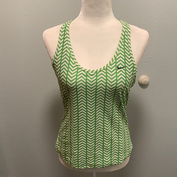 Nike women green dri-fit tank size medium - Picture 1 of 3